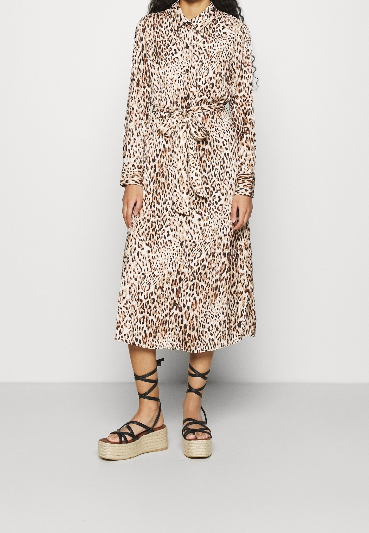 Banana Republic Shirt dress - beige - (Pre-owned) - Zalando Banana Republic Shirt dress - beige - (Pre-owned) - Zalando