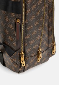 Guess MILANO VERTICAL ZIP UNISEX - Zaino - braun