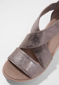 Clarks Keilsandalette - zinn-metallic