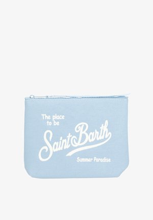 Bustina azzurro chiaro con cerniera e testo bianco: "The place to be Saint Barth Summer Paradise" sulla superficie frontale in tessuto.