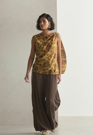 Next, HARDWARE TRIM SLEEVELESS DRAPED TOP - Bluse - green