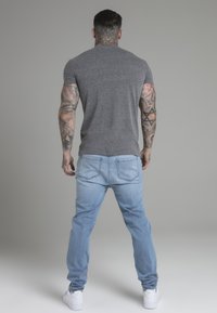 SIKSILK - T-shirt basic