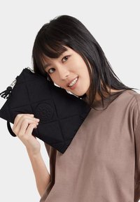 Kipling FANCY K.QU + - Clutches - cosmic black quilt