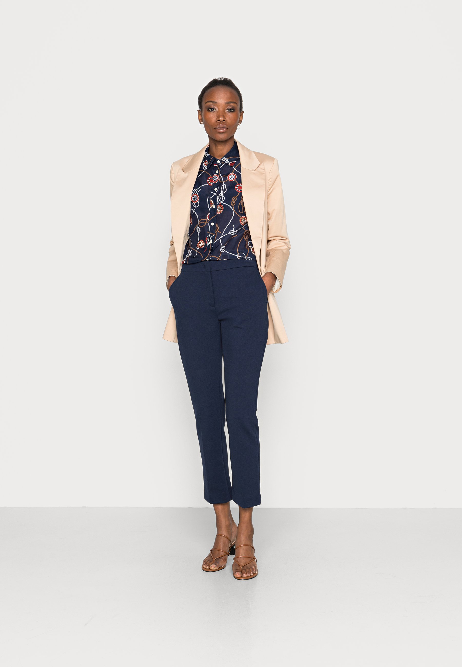 GANT CIGARETTE PANT - Trousers 