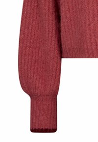 Pullover lavorato a maglia di colore rosso intenso, con tessuto testurizzato, scollo a giro ampio e polsini a coste. Aspetto morbido e accogliente.