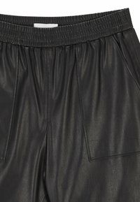 BOSS Pantaloni sportivi - black