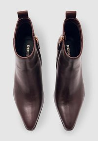 Unausgewählt, oxblood