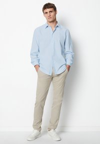 Marc O'Polo REGULAR MIT FINELINER-STREIFEN - Hemd - multi blue heron