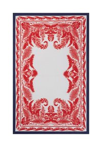 Bloemenpatroon tafelkleed met een witte middenstuk, omrand met rood met varen designs, en een donkerblauwe rand. Gedetailleerde botanische motieven.