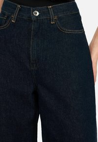 LIU JO HIGH-RISE CROPPED - Laisvo kirpimo džinsai - dark blue