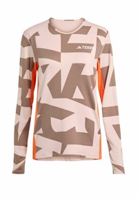 Langarmshirt in lichtroze met bruine abstracte patronen en oranje zijaccenten. Gemaakt van ademende stof met een ronde hals.