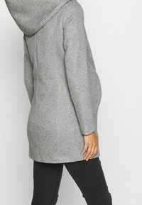 ONLY MATERNITY Abrigo clásico - mottled light grey