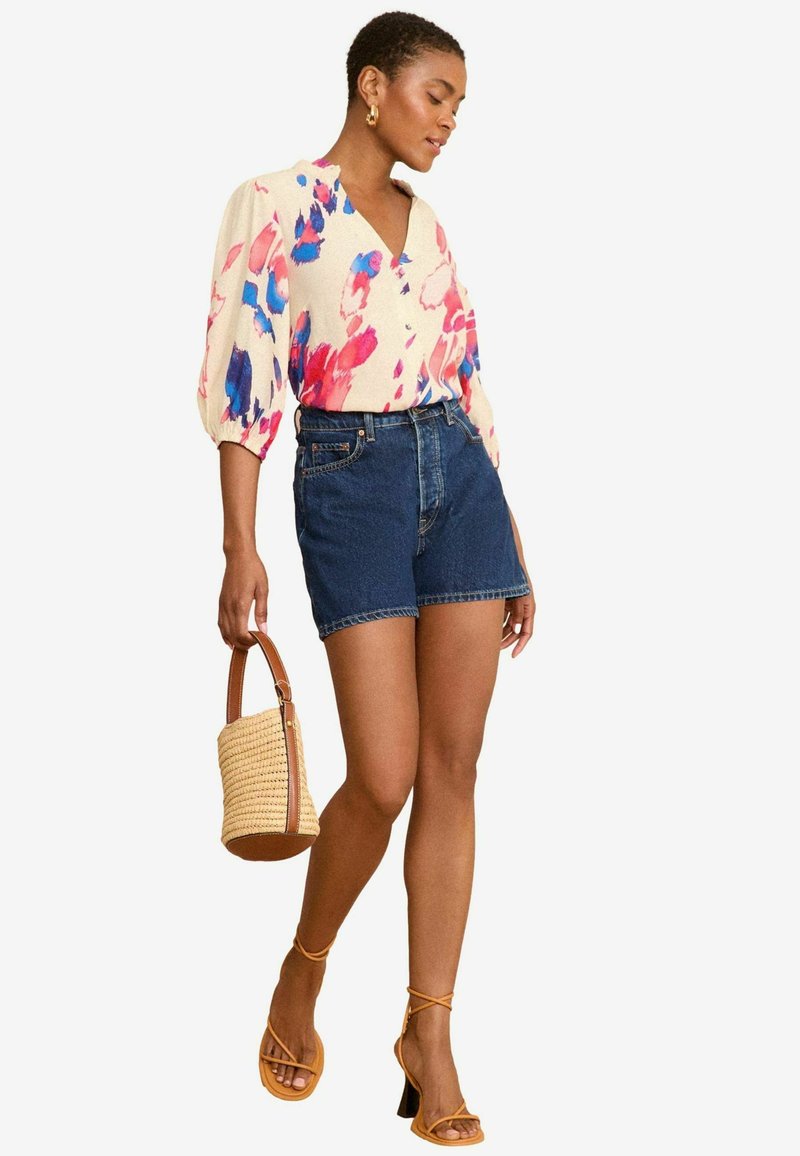 Love & Roses V NECK 3/4 SLEEVE THROUGH REGULAR FIT - Blūze - white