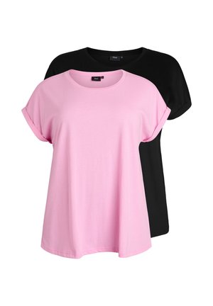 To korteærmede casual t-shirts med opsmøgede ærmekanter, den ene pink foran og den anden sort bagved, vist på en hvid baggrund.