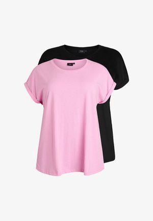 Dve kratkoročni majici s kratkimi rokavi in zloženimi manšetami, ena roza spredaj in ena črna zadaj, prikazani na belem ozadju.