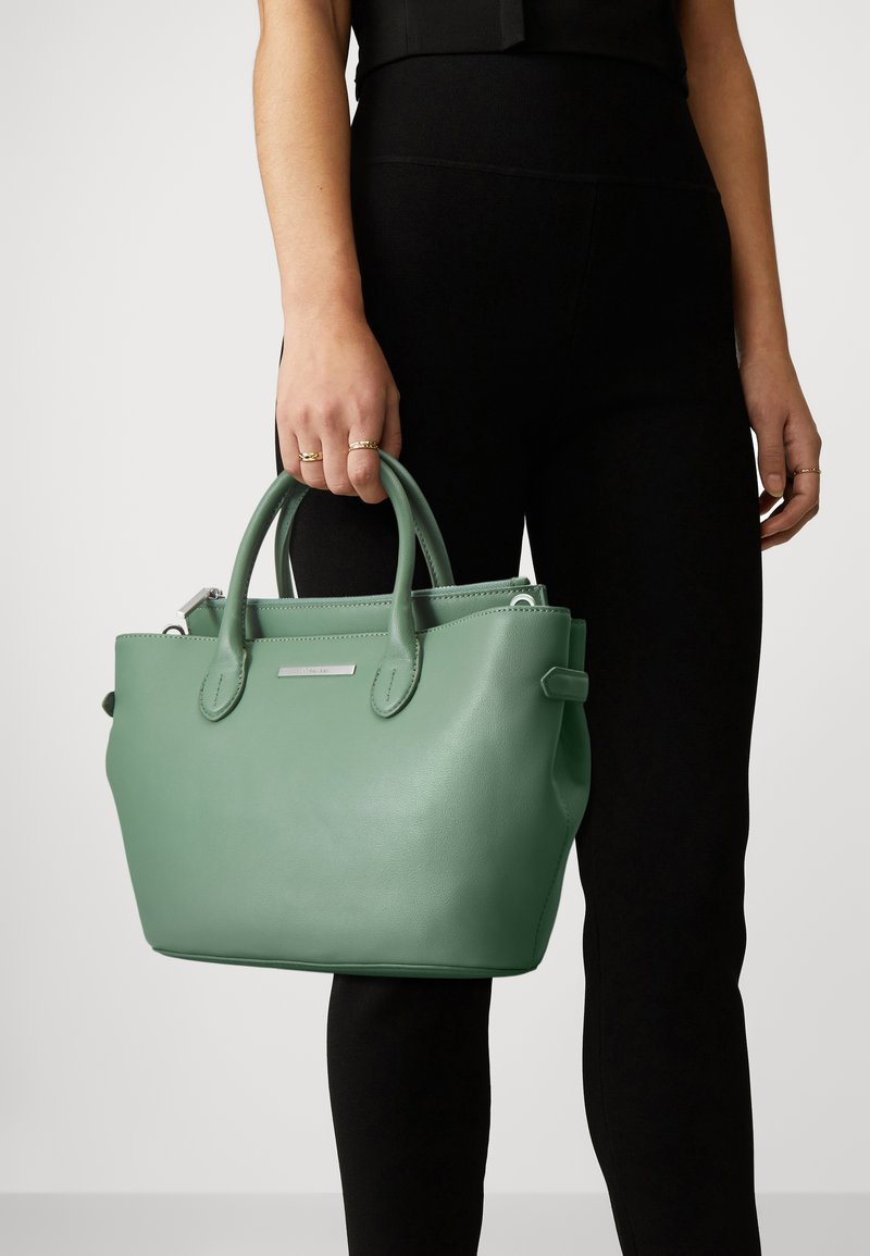 Calvin Klein DAILY DRESSED TOTE Handbag sea spray/light green