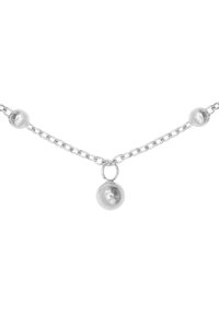 Collana in argento con tre perle rotonde. Le perle hanno una superficie lucida che riflette la luce e sono evenly spaced lungo la catena.
