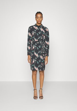 Vero Moda Tall VMSAGA DRESS - Tričkové šaty - black