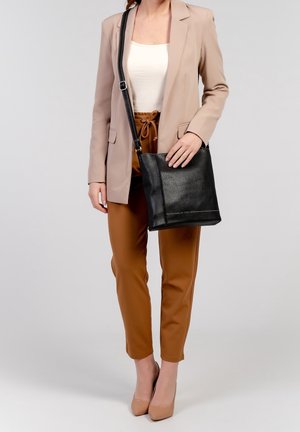 SURI FREY, Sac bandoulière - black