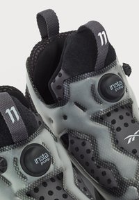 Reebok LTD 11 BY BORIS BIDJAN SABERI INSTAPUMP FURY MID UNISEX - Sneaker low - black