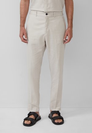 s.Oliver BLACK LABEL RELAXED FIT - Trousers - helles beige