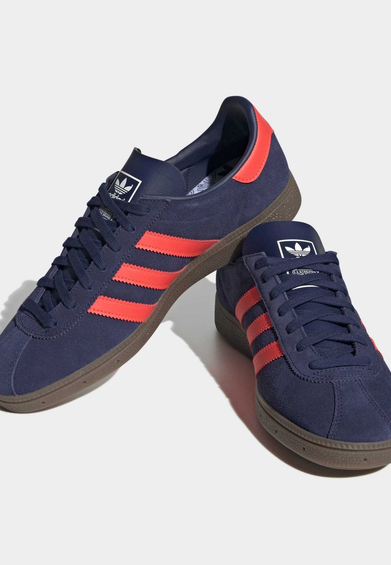 adidas Originals UNISEX - Sneakers - dark blue/solar red/gum5/mørkeblå - Zalando.dk