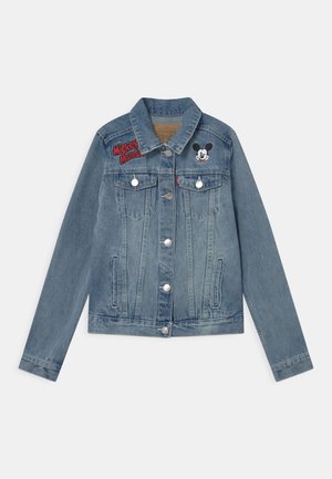 Jeansjacke mit silbernen Knöpfen, zwei Brusttaschen, Seitentaschen, rotem "Mickey Mouse" Textpatch und besticktem Mickey-Mouse-Gesicht auf der Brust.