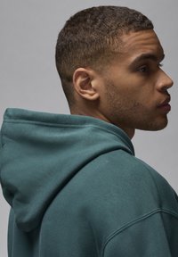Jordan BASELINE - Felpa con cappuccio - oxidised green light dew