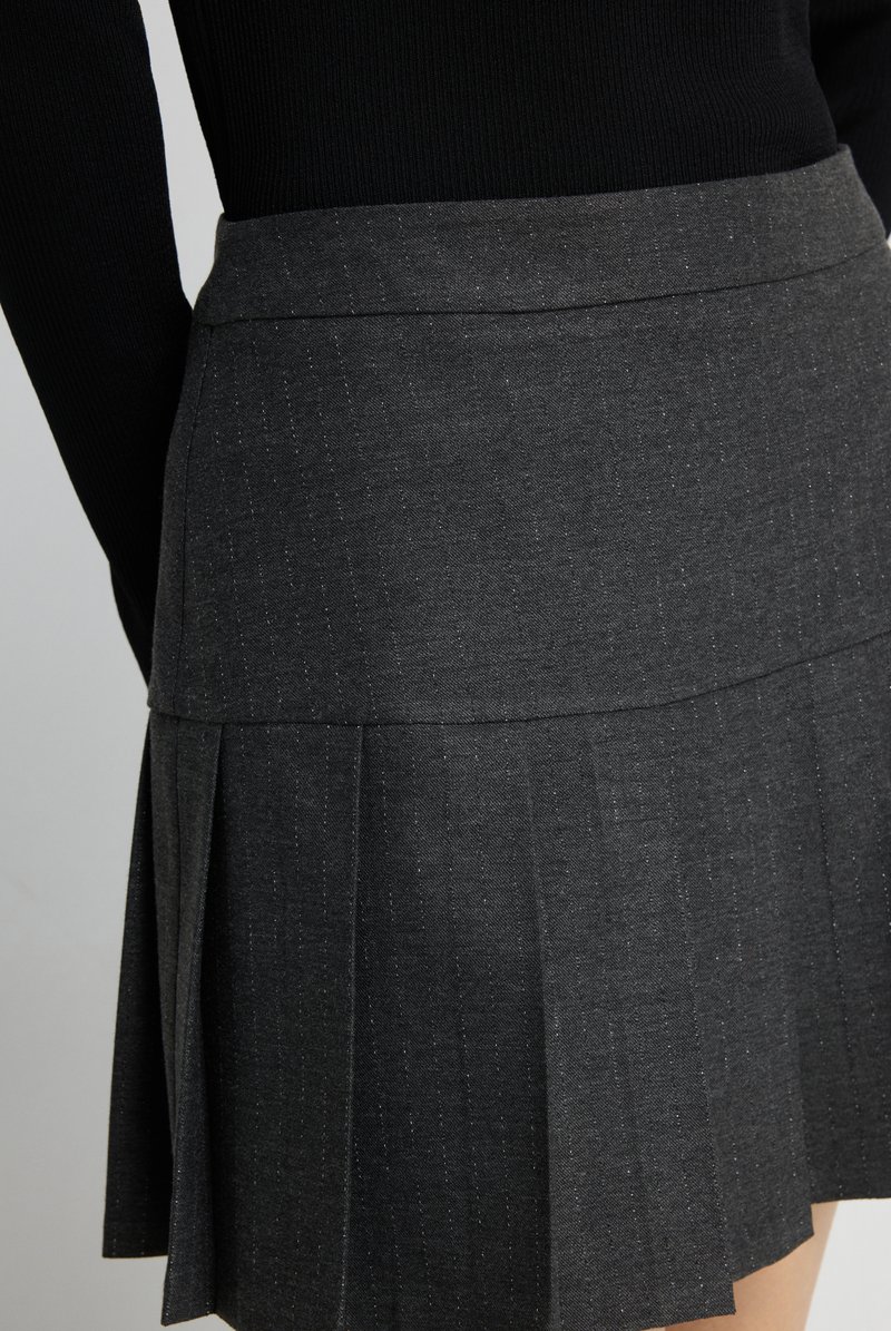 Jupe plissée noir pois blanc doublée T 40/42 - Vêtements
