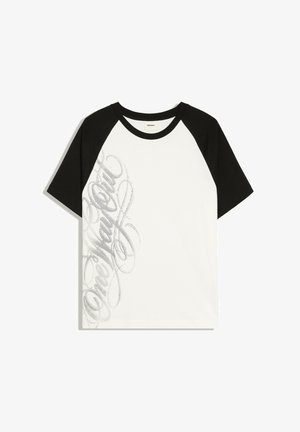 Bershka, GRAPHIC RAGLAN - TSHIRT - Tričko s potlačou - white