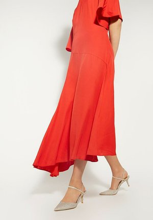 WIDE FIT POINTED COURTS WITH ELASTICATED - Escarpins - gold