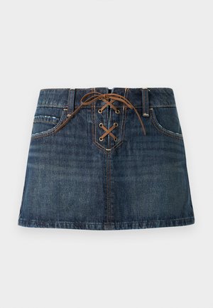 Σκούρο μπλε μίνι φούστα από τζιν με μπροστινές τσέπες και καφέ δέσιμο στη μέση.