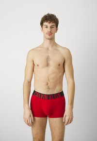 Calvin Klein Underwear TRUNK 3 PACK INTENSE POWER COTTON - Apakšbikses - black/pompeian red/grey sky
