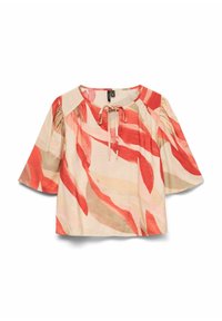 Blouse à manches courtes avec un col rond, présentant un détail de nœud et des motifs de feuilles abstraites rouges et beige sur un tissu léger.
