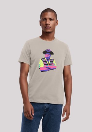 TV TIMES BENNY HILL IN CHARACTER POP ART - Print T-shirt - sand