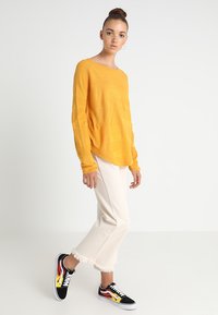 ONLY ONLCAVIAR - Camisola - golden yellow