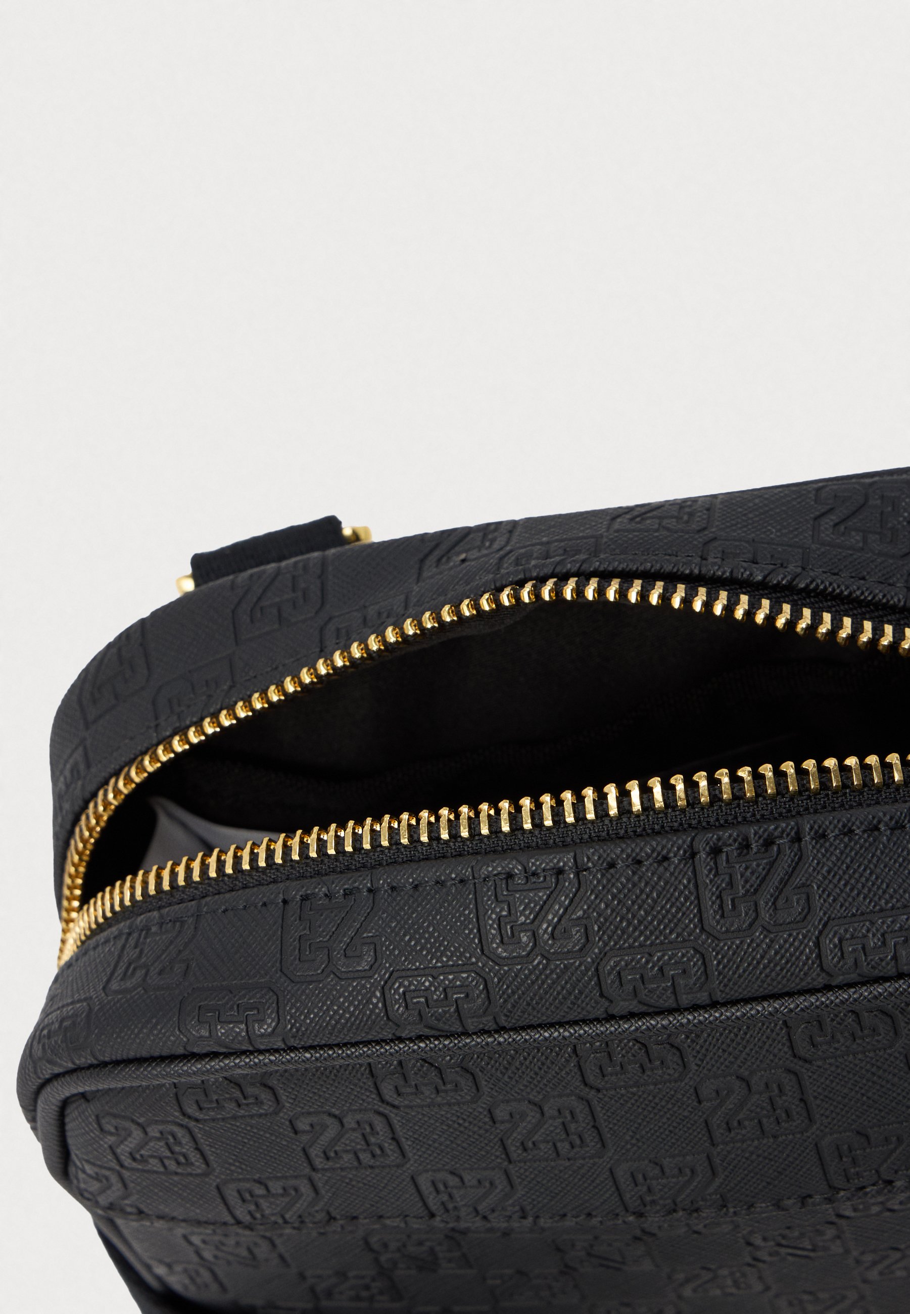 【ugosさん専用】Jordan ショルダーバッグ ブラック×ゴールド 23 Jordan 23 MONOGRAM CAMERA BAG UNISEX - Cross body bag - black/gold