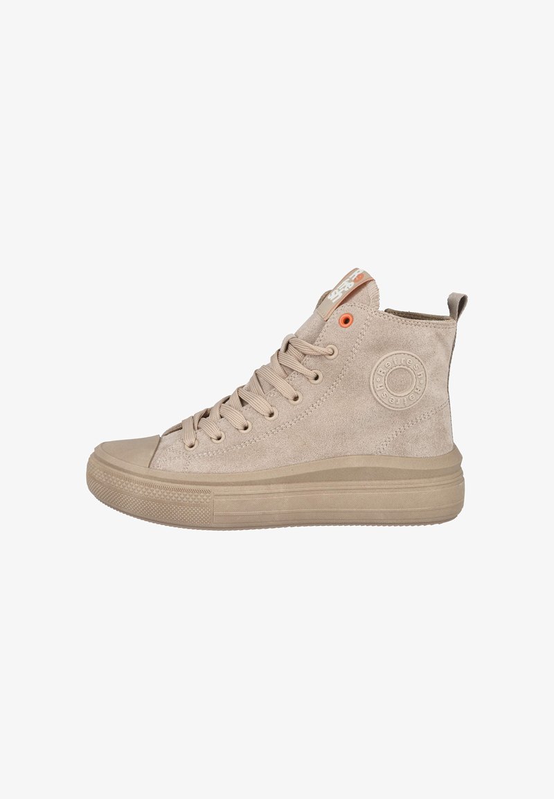 Zapatillas altas color beige de ante con un acabado texturizado, que presentan acentos de logotipo redondeados y ojales naranjas en contraste, suela de goma.