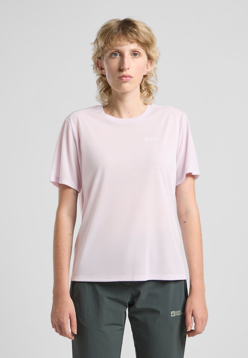 Maglietta a maniche corte rosa chiaro realizzata in tessuto morbido, con un logo discreto sulla parte sinistra del petto e una vestibilità rilassata.