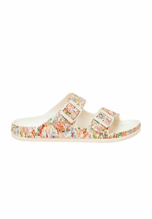 Nazúvacia sandála s dvoma nastaviteľnými remienkami na pracku a viacfarebným kvetinovým vzorom na bielom podklade.