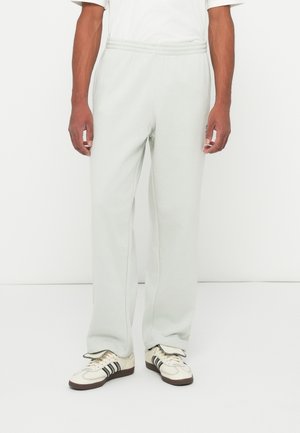adidas Originals, Pantalon de survêtement - light green