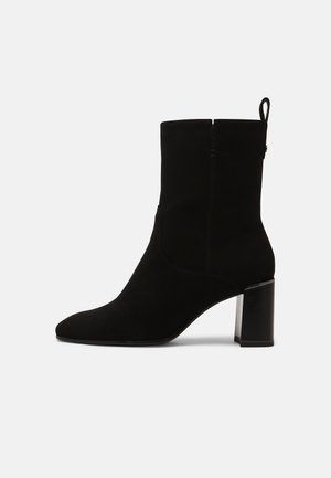 Klassiset nilkkurit - black