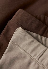 TWO SOON 2ER-PACK GLATTE - Pantalon classique - mocha meringue