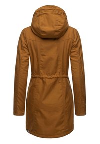 Bruine capuchonjas met een elastische taille, lange mouwen en een soepele textuur. Kenmerkt zich door een strak ontwerp zonder zichtbareHardware of patronen.