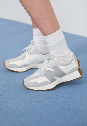 WS327 - Trainers - raincloud
