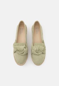 Bullboxer 155001F4T - Alpargatas - sage
