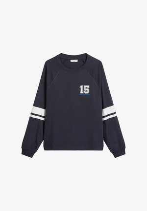 Marineblaues Sweatshirt mit langen Ärmeln und weißen Streifen an den Ärmeln, mit der Zahl "15" und Text auf der Vorderseite gestickt. Aus weichem Baumwollmaterial, entspannter Schnitt.