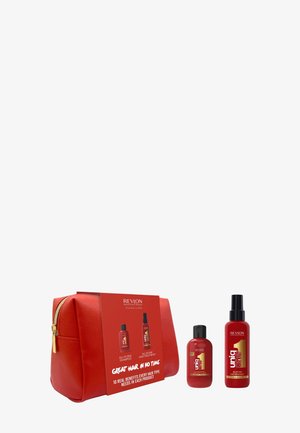 COFFRET REVLON PROFESSIONAL UNIQONE™ SHAMPOING 10-EN-1 CLASSIQUE + MASQUE EN SPRAY SANS RINÇAGE - Set pour les cheveux