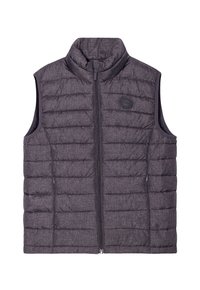 Gilet grigio trapuntato con colletto alto, zip frontale e una toppa con logo. Presenta un tessuto testurizzato e design senza maniche.