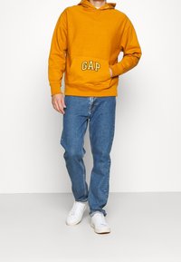 GAP Felpa con cappuccio - orange